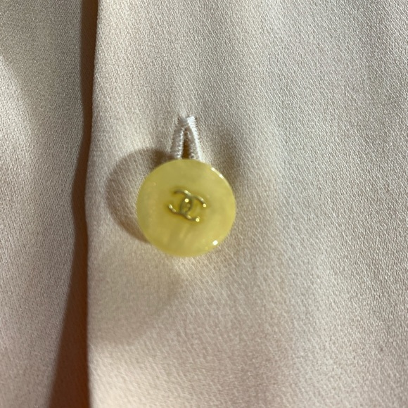 CHANEL size 44 cream silk shell blouse - Picture 7 of 11